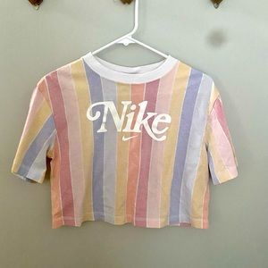 EUC Nike Cropped T-shirt